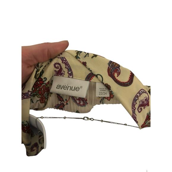 Avenue Women’s Plus Size 22/24 Boho Paisley Pleated Blouse Top - Flared Sleeves - Picture 2 of 9